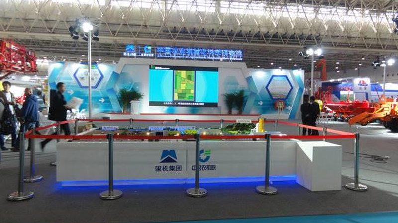 定做门头招牌：亚克力和铝塑板，如何权衡性价比？**