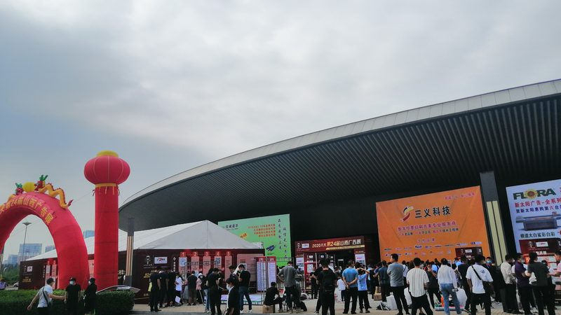 北京灯箱选材，别被“越亮越好”带偏了