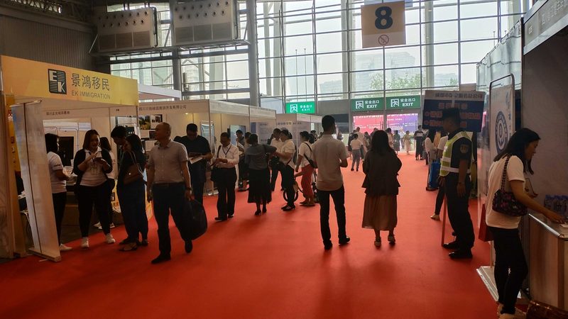 展台搭建价格影响因素揭秘：从设计到施工的细节考量